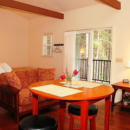 Golden Eagle Vacation Rentals-Eagles View Suite-Cottage #5 Тринидад Экстерьер фото