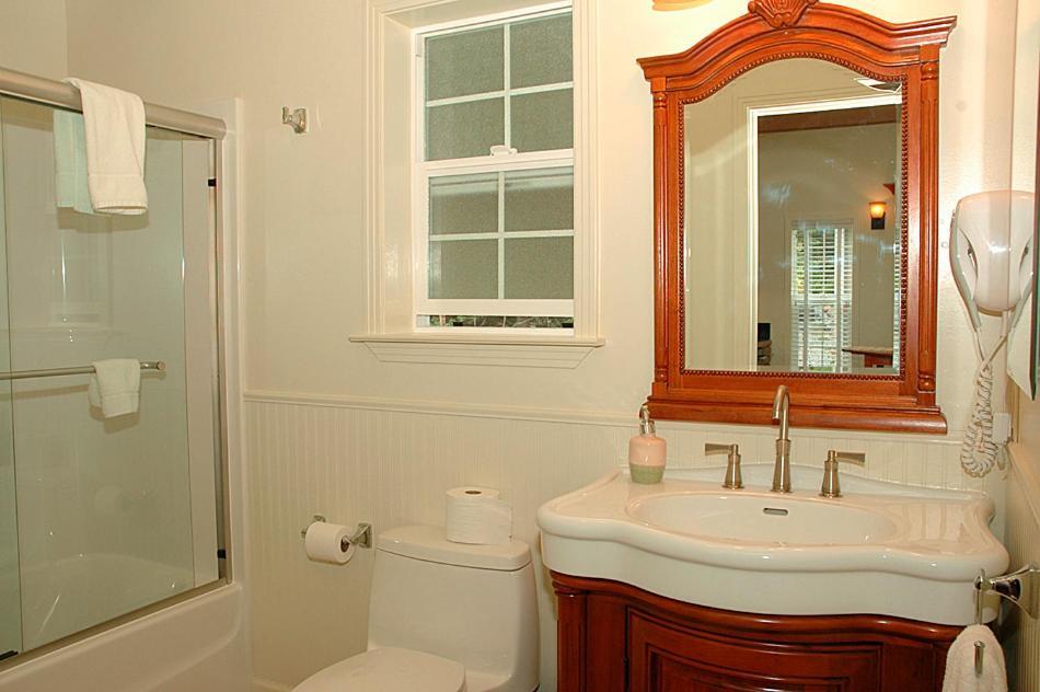 Golden Eagle Vacation Rentals-Eagles View Suite-Cottage #5 Тринидад Экстерьер фото