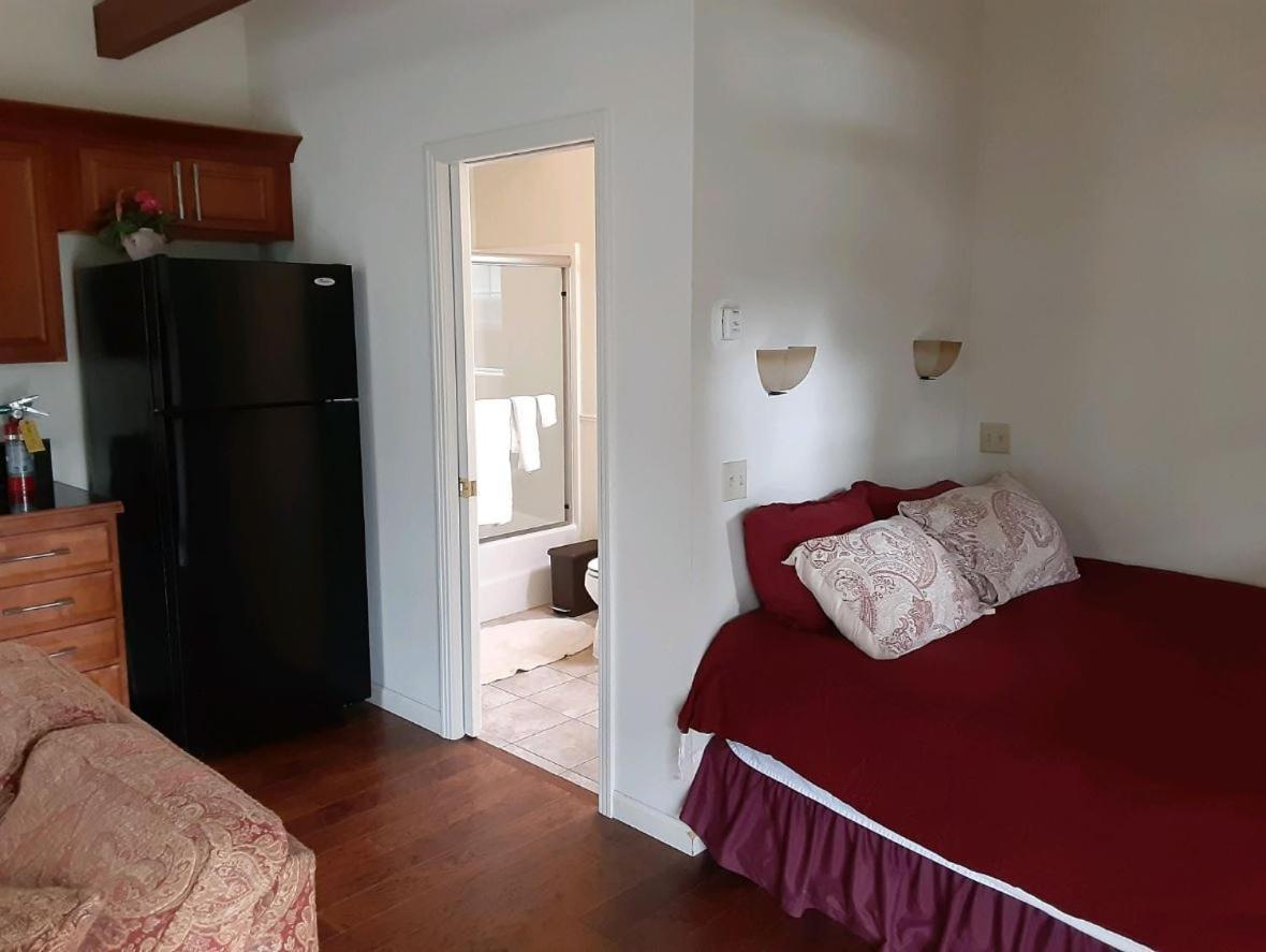 Golden Eagle Vacation Rentals-Eagles View Suite-Cottage #5 Тринидад Экстерьер фото